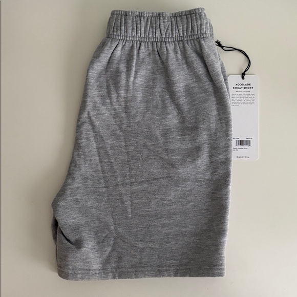 NWT Alo Yoga Accolade Sweat Short Size XS - Picture 6 of 10